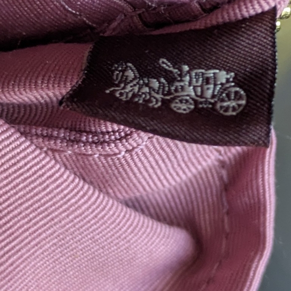 COACH LARGE CORNER ZIPPY WRISTLET . - Picture 7 of 9